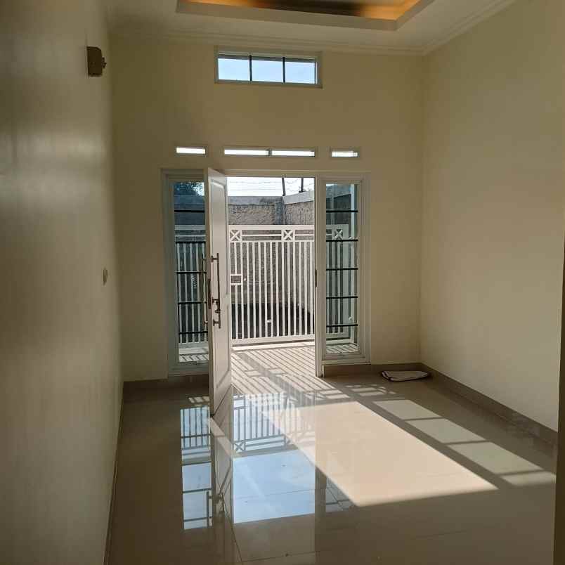 dijual rumah baru minimalis di pojok graha bukit raya