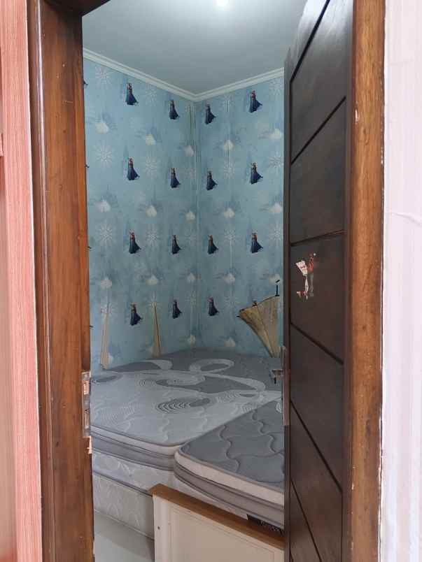 dijual rumah batu indah regency