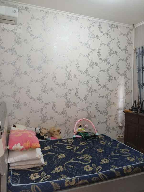 dijual rumah batu indah regency