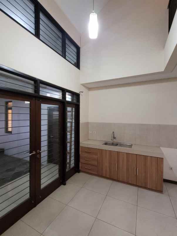 dijual rumah batununggal