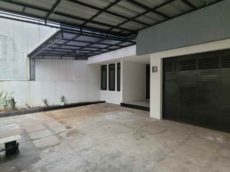 dijual rumah batununggal