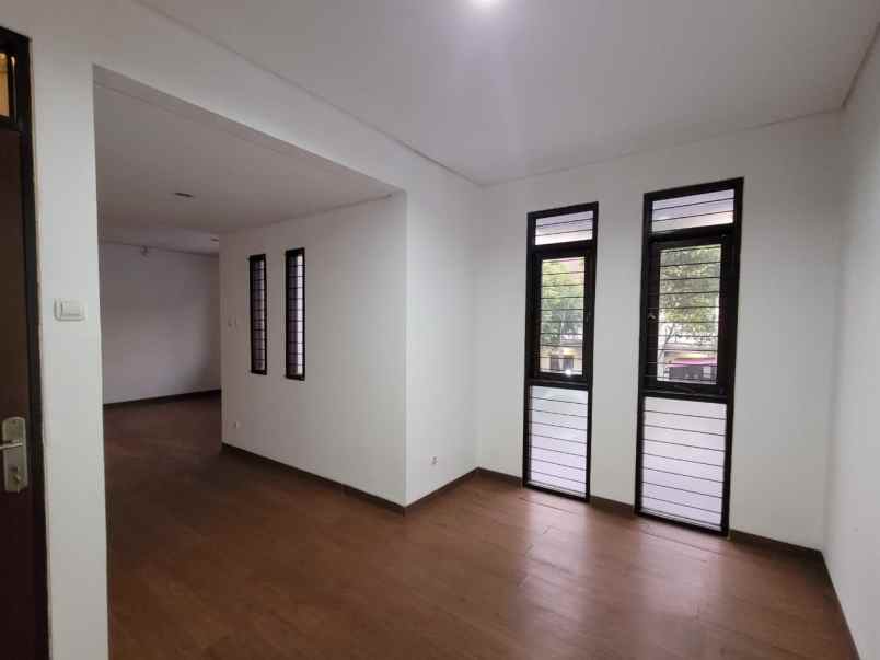 dijual rumah batununggal