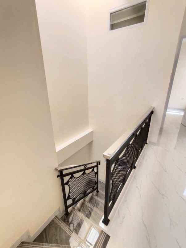 dijual rumah beji depok