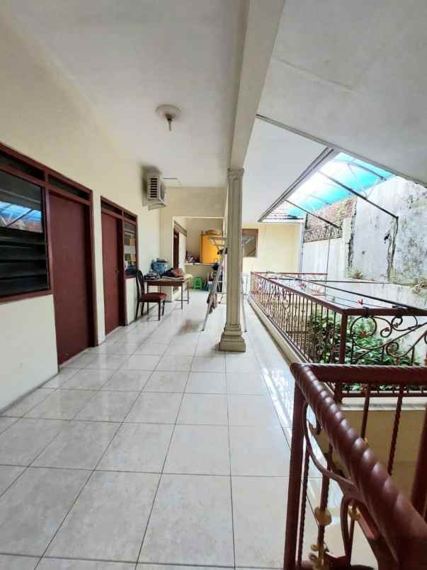 dijual rumah bratang binangun