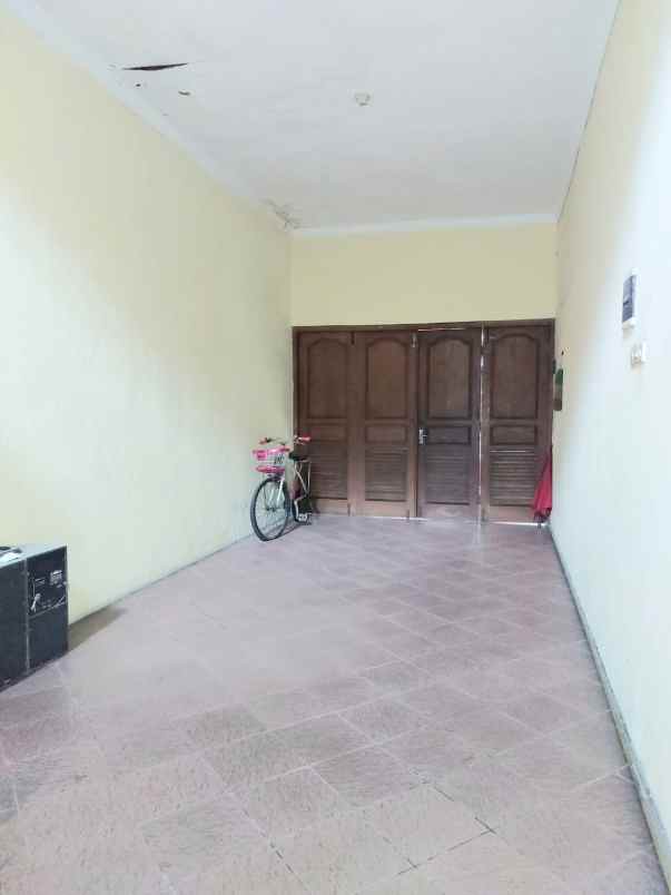 dijual rumah bratang binangun