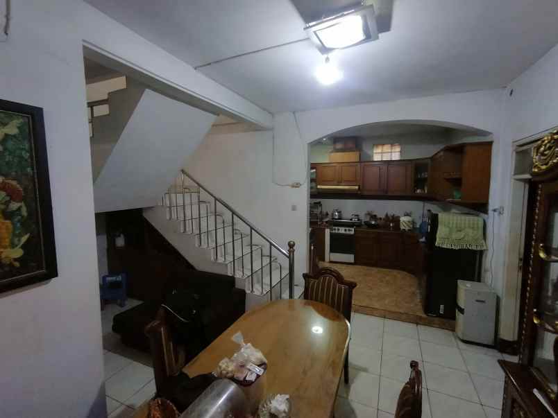 dijual rumah buahbatu