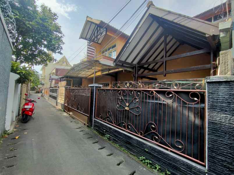 dijual rumah buahbatu