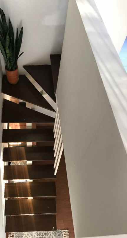 dijual rumah cantik furnished di kota wisata cibubur