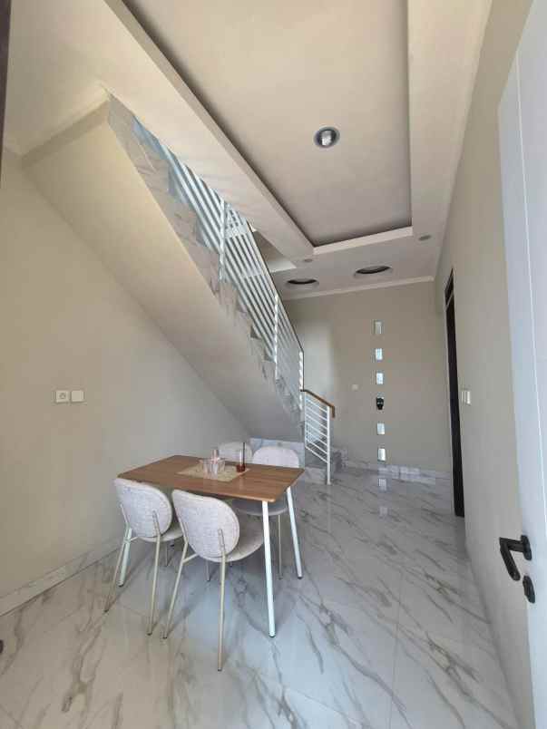 dijual rumah cikunir