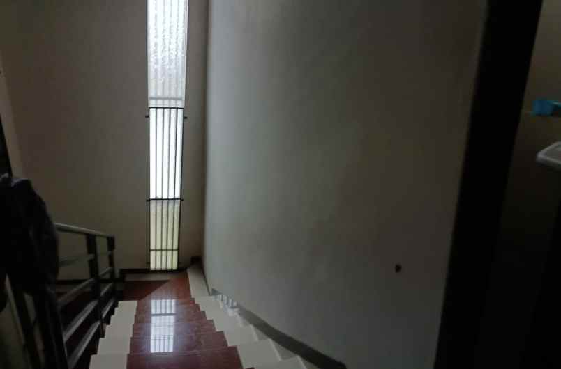 dijual rumah cipamokolan