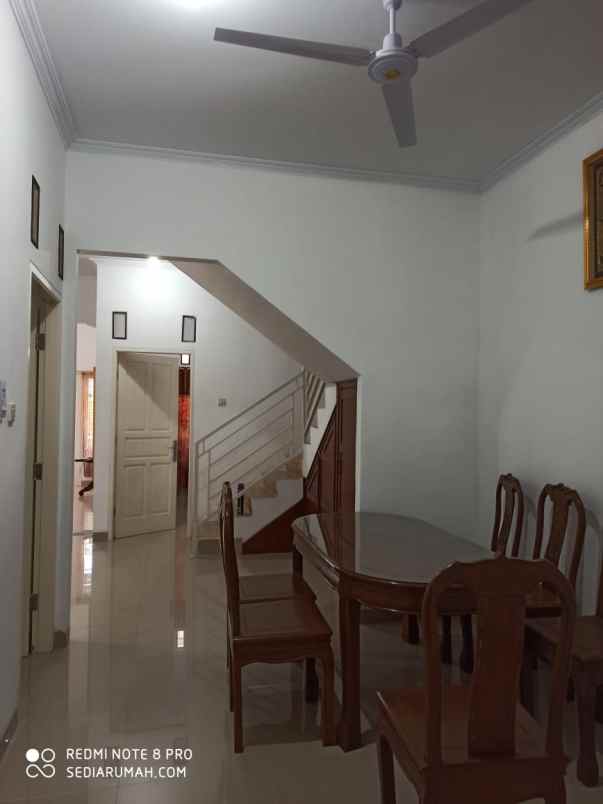 dijual rumah ciracas