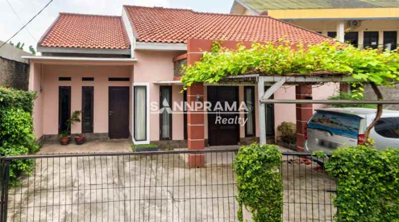 dijual rumah cisalak pasar
