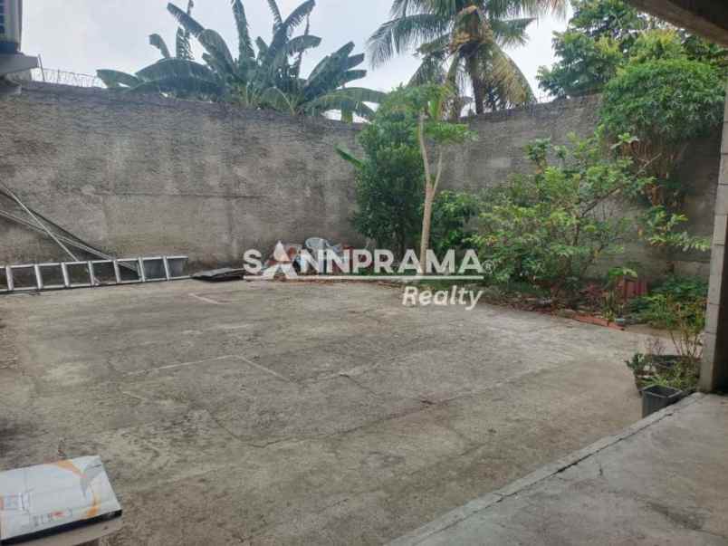 dijual rumah cisalak pasar