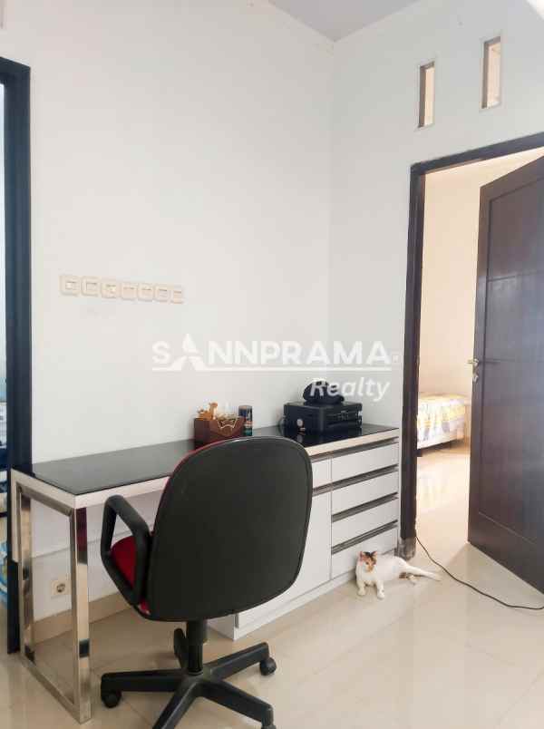 dijual rumah cisalak pasar