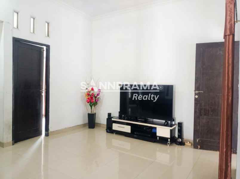 dijual rumah cisalak pasar