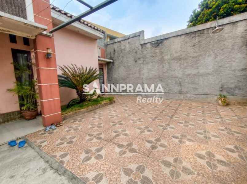 dijual rumah cisalak pasar