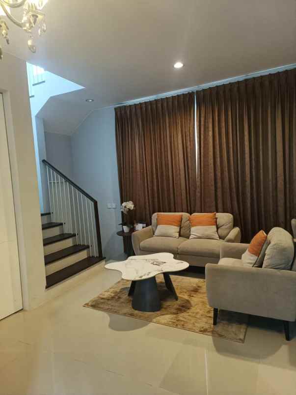 dijual rumah citra grand