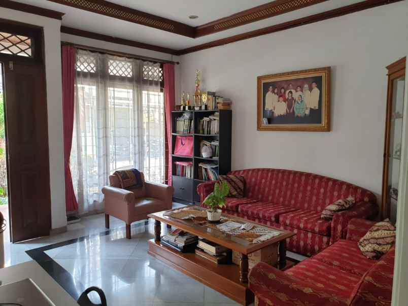 dijual rumah cluster eksklusif cantik