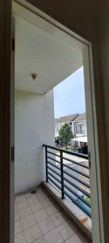 dijual rumah cluster fluorite gading