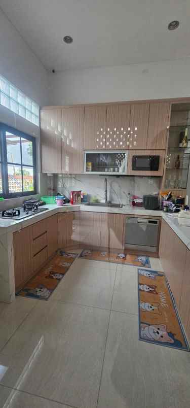 dijual rumah cluster lavender gading