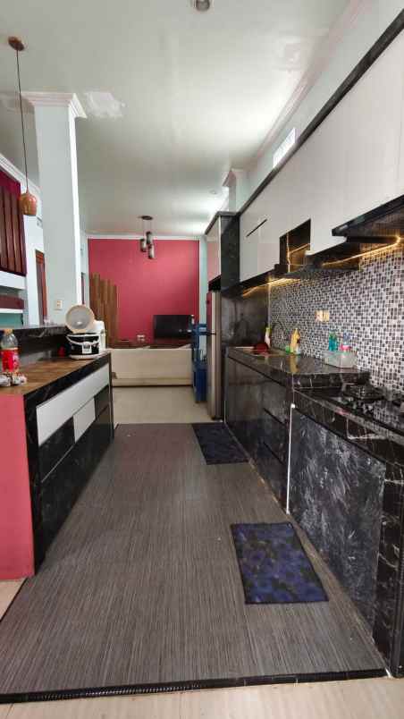 dijual rumah cluster premier royal park