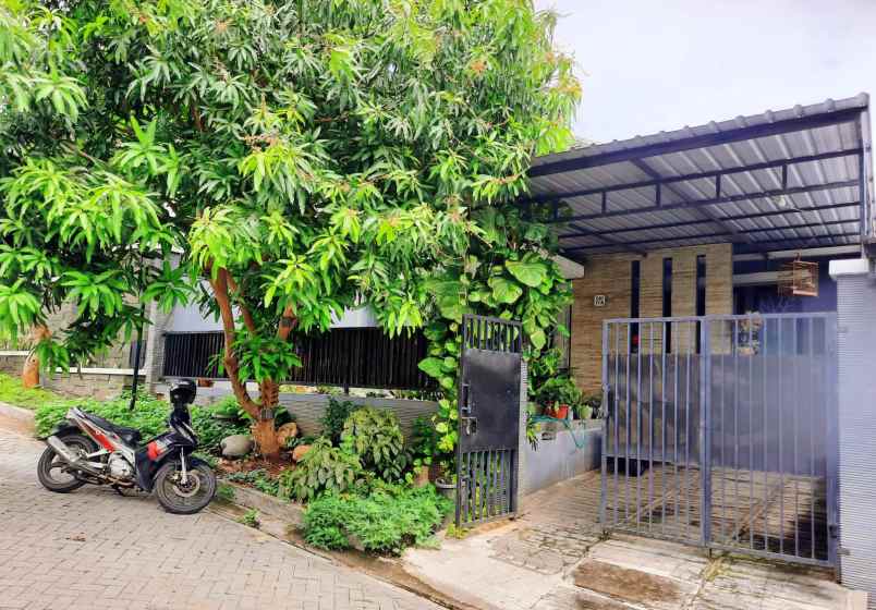 dijual rumah cluster taman sari hill