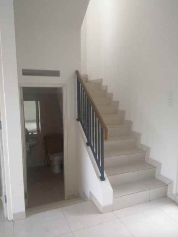 dijual rumah cluster vasana kota harpan