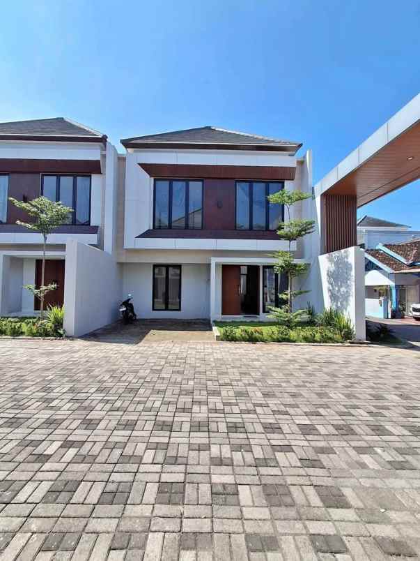 dijual rumah condongcatur depok sleman