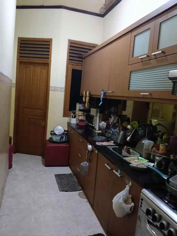 dijual rumah darmo indah selatan