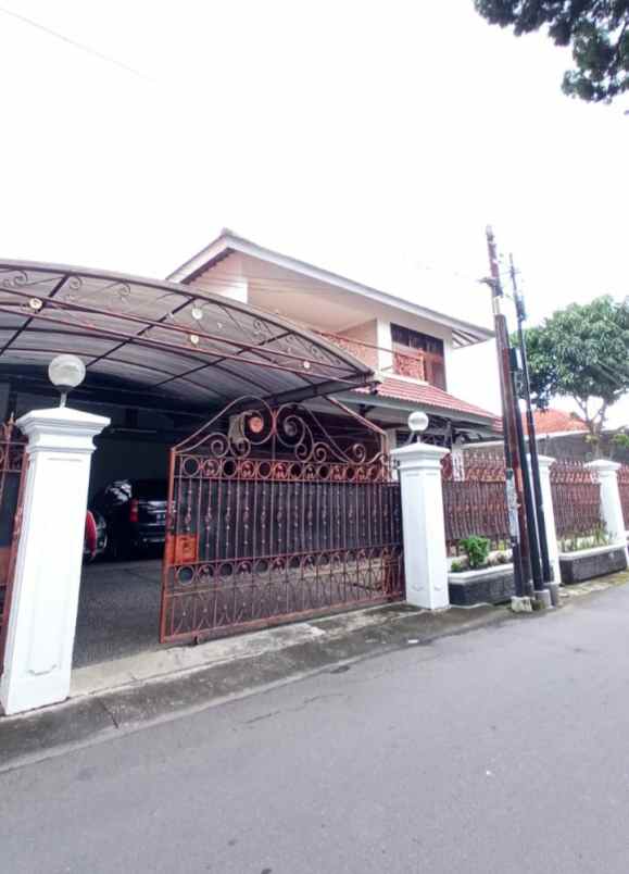 dijual rumah dekat stadion manahan solo