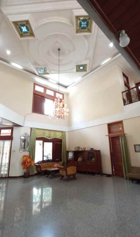 dijual rumah dekat stadion manahan solo