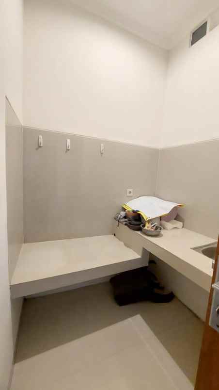 dijual rumah depok sleman