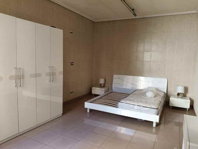 dijual rumah dharmahusada indah