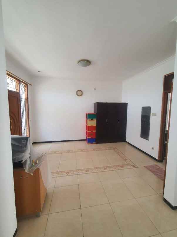 dijual rumah dharmahusada mas