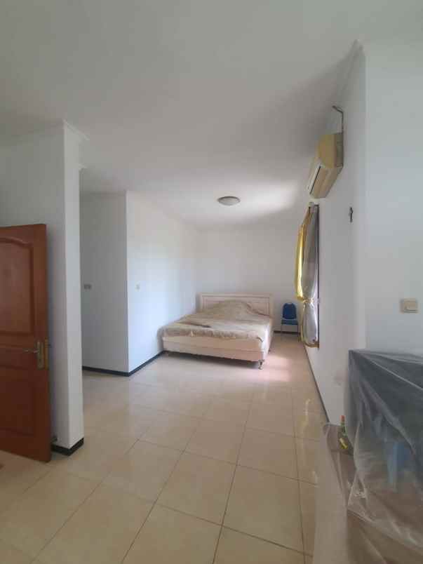 dijual rumah dharmahusada mas