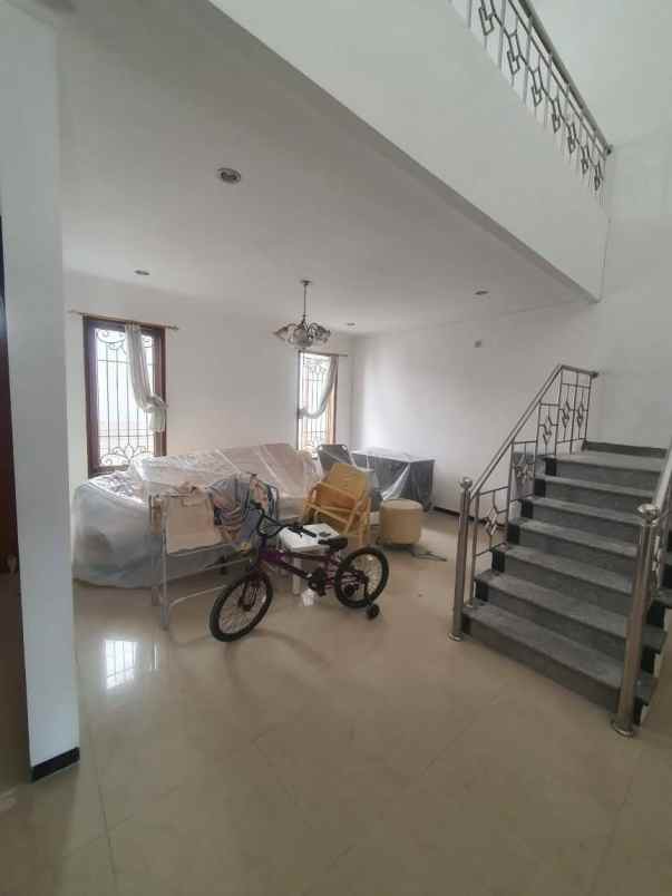 dijual rumah dharmahusada mas