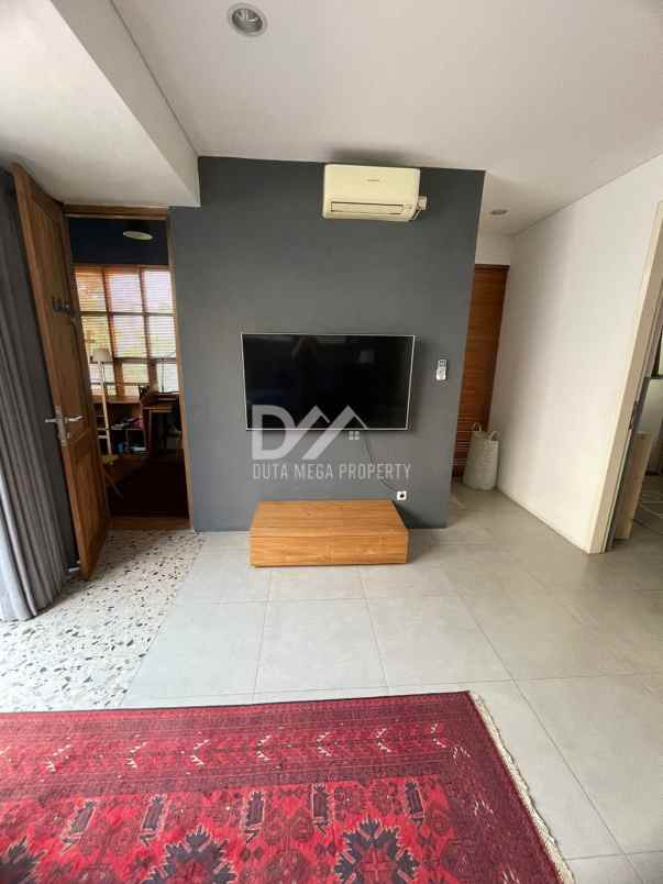 dijual rumah di ozone residence jaksel