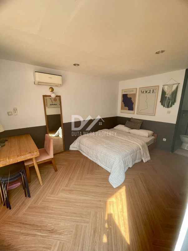 dijual rumah di ozone residence jaksel