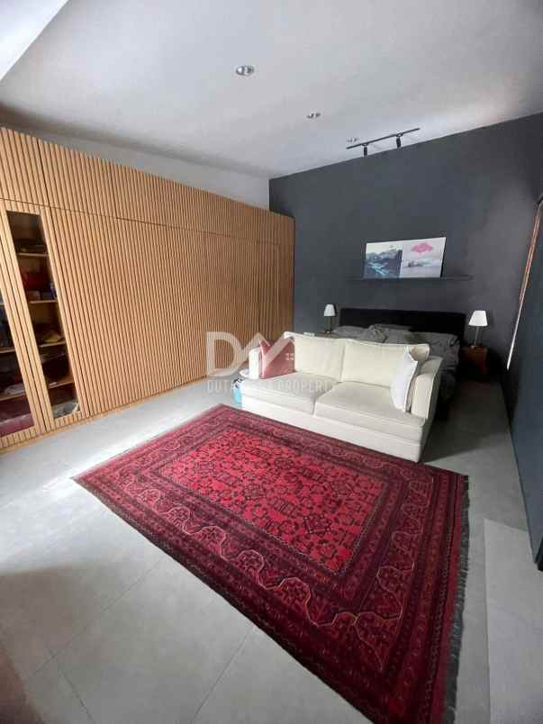 dijual rumah di ozone residence jaksel