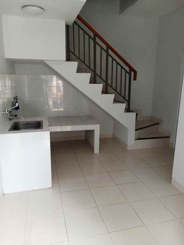 dijual rumah di virginia village gading serpong