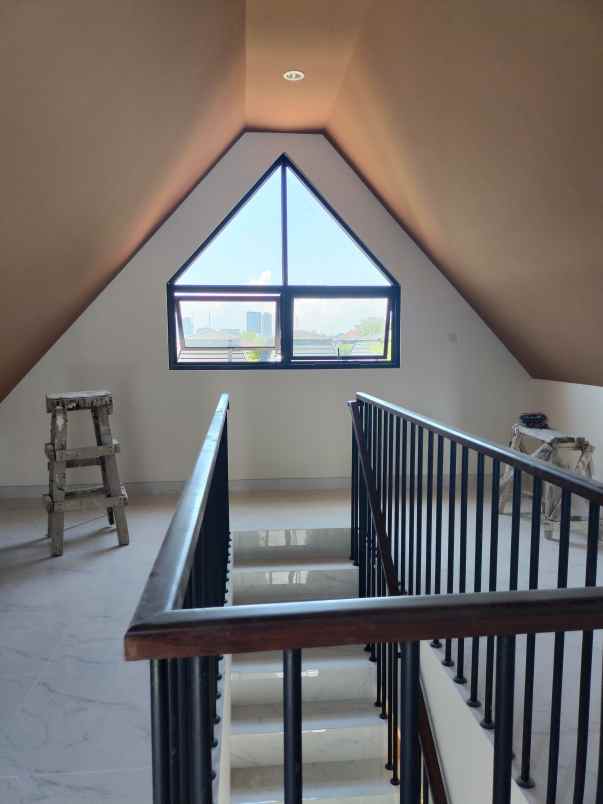 dijual rumah dian istana