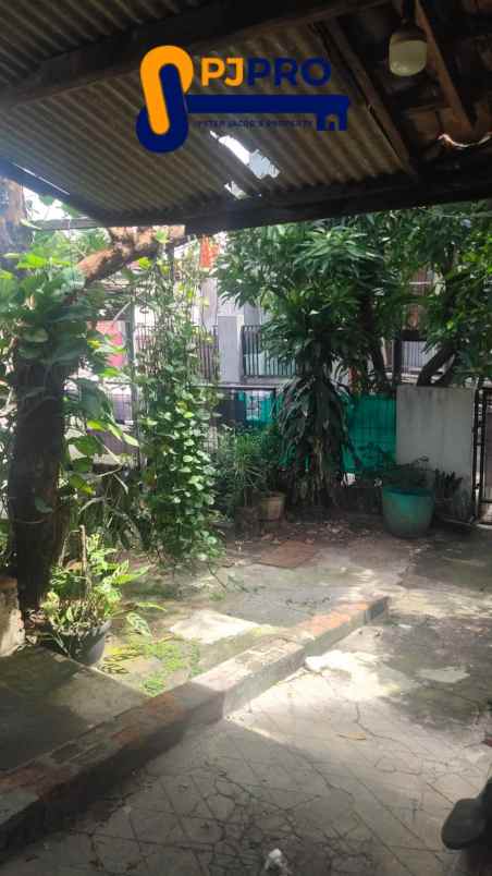 dijual rumah duren sawit