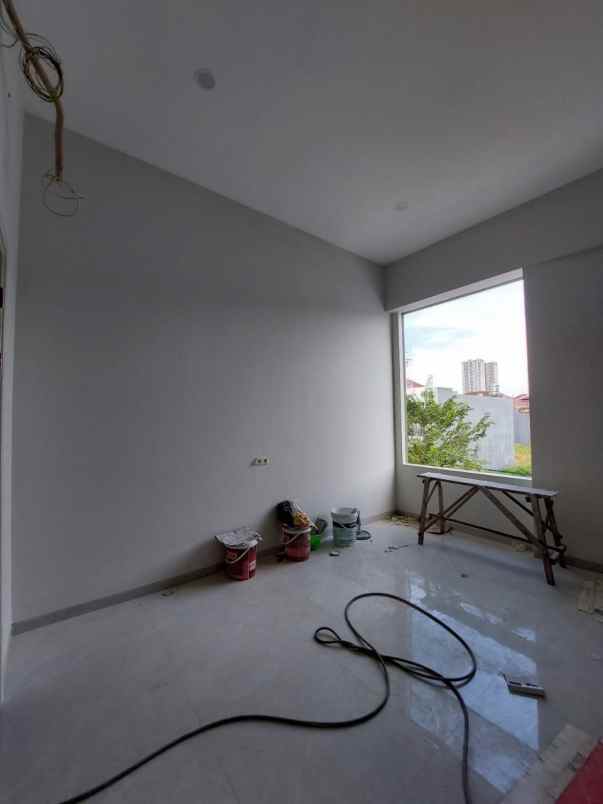 dijual rumah galaxy bumi permai araya