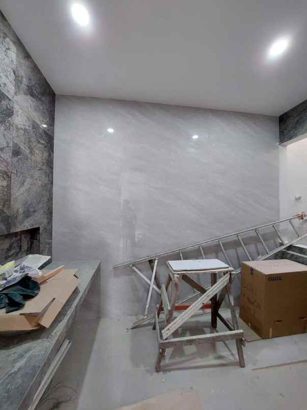 dijual rumah galaxy bumi permai araya