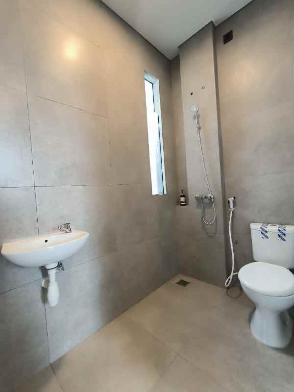 dijual rumah grand eastern