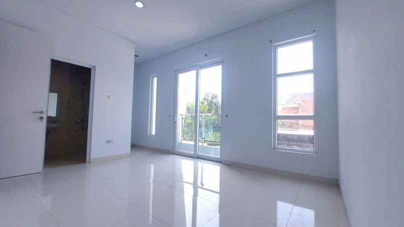 dijual rumah imperial gading sukapura