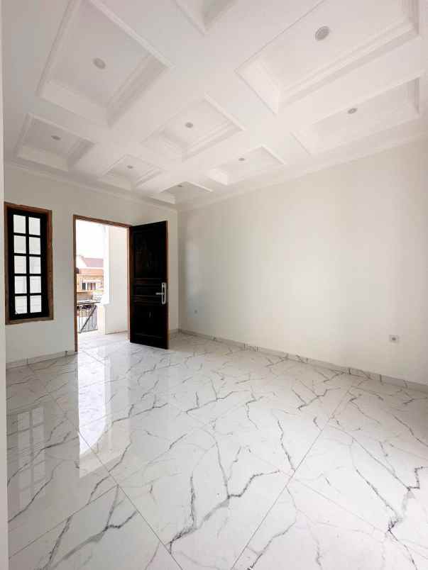 dijual rumah jagakarsa