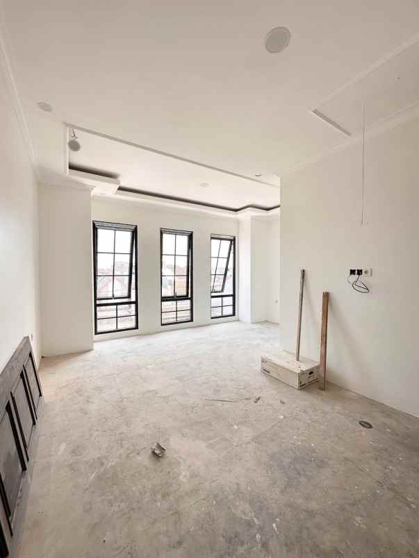 dijual rumah jagakarsa