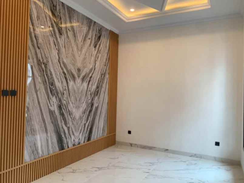 dijual rumah jagakarsa