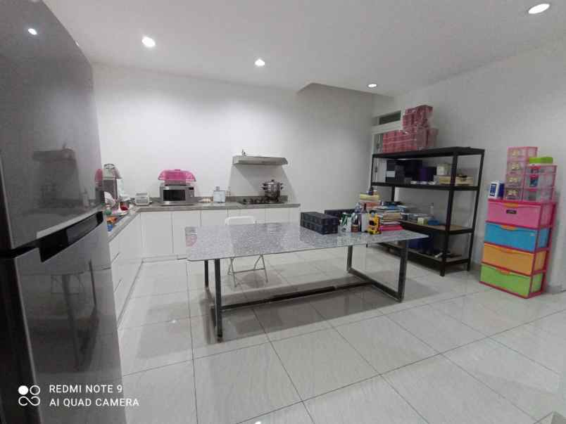 dijual rumah jakarta garden city